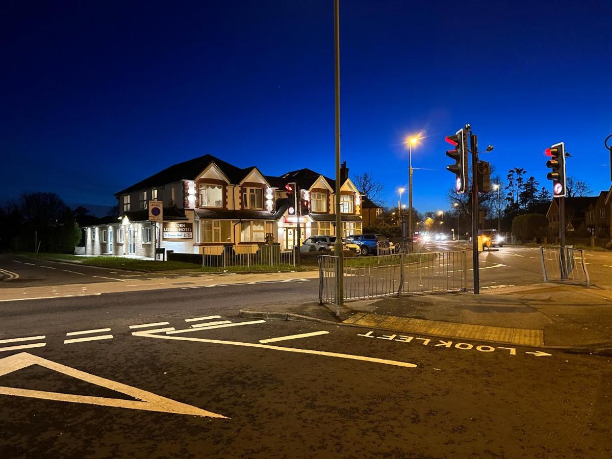 Acorn alojamiento Gatwick Horley Exterior foto