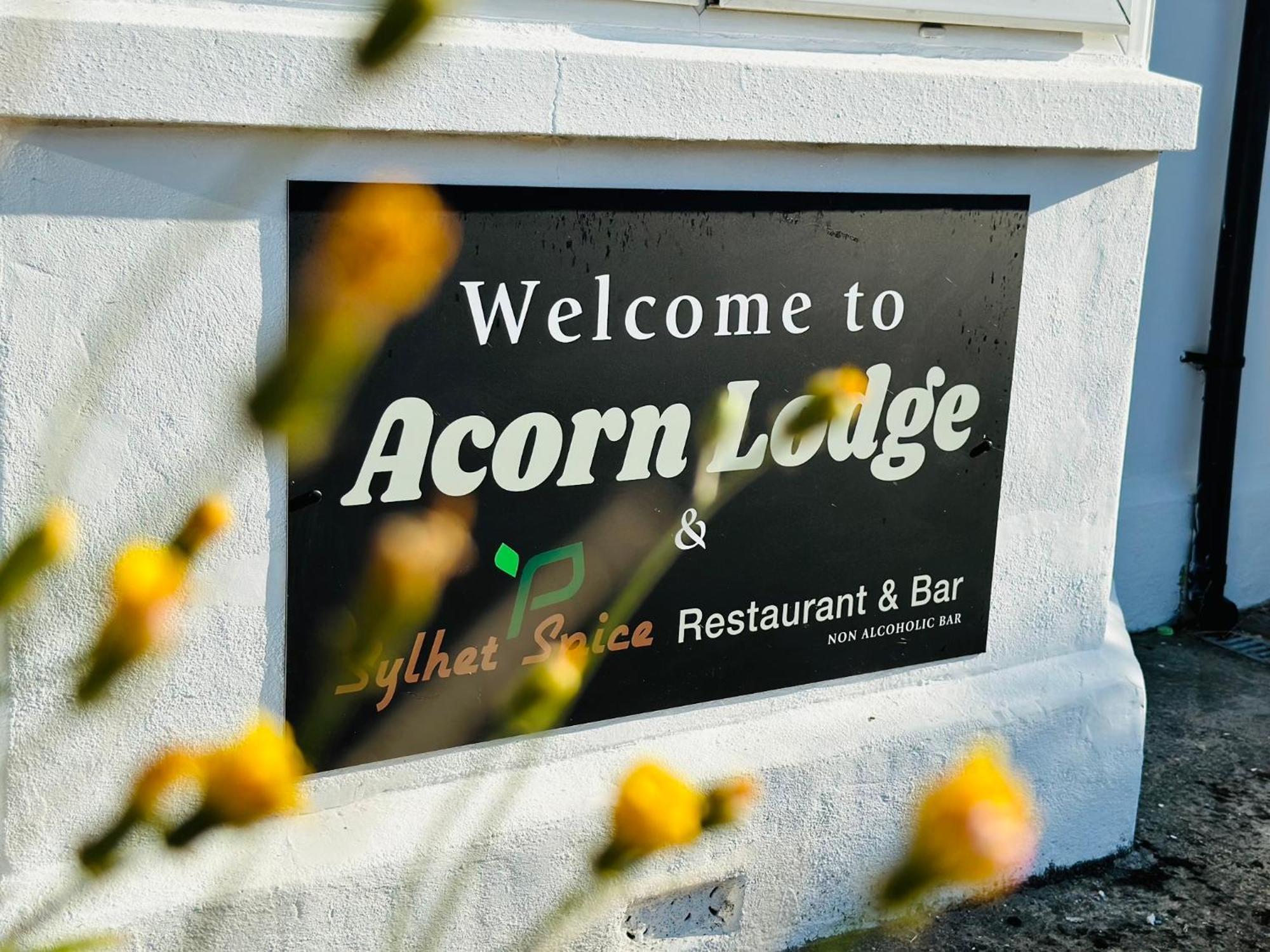 Acorn alojamiento Gatwick Horley Exterior foto