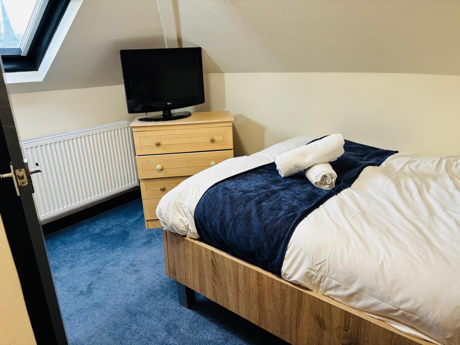 Acorn alojamiento Gatwick Horley Exterior foto