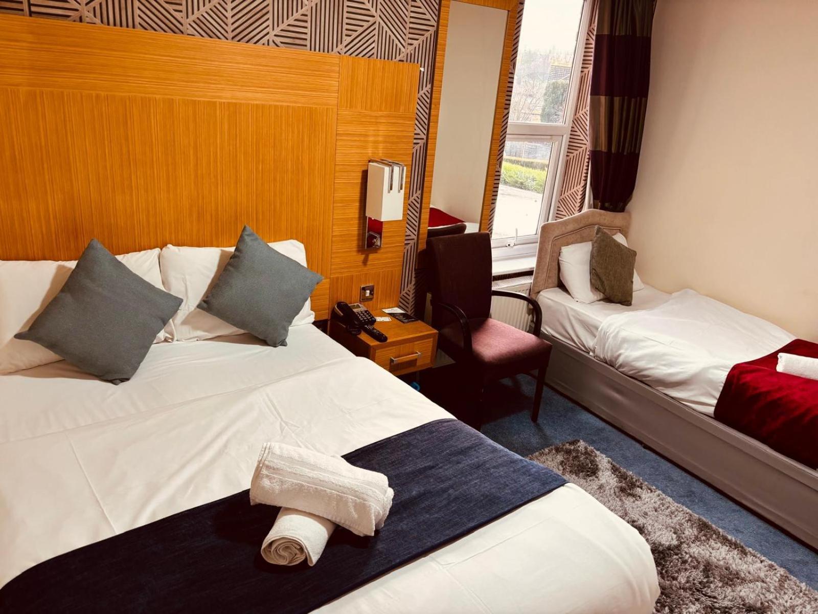 Acorn alojamiento Gatwick Horley Exterior foto